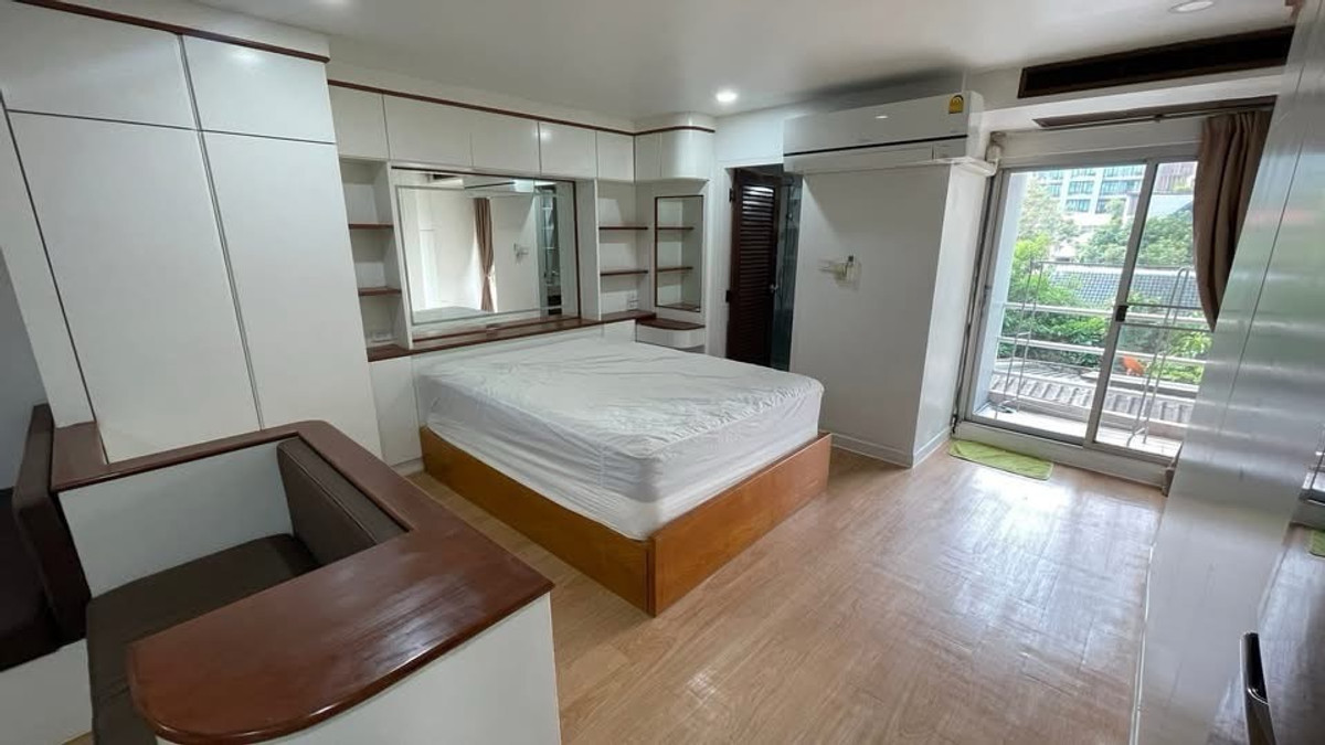 For RentCondoSukhumvit, Asoke, Thonglor : 15,000 baht / month