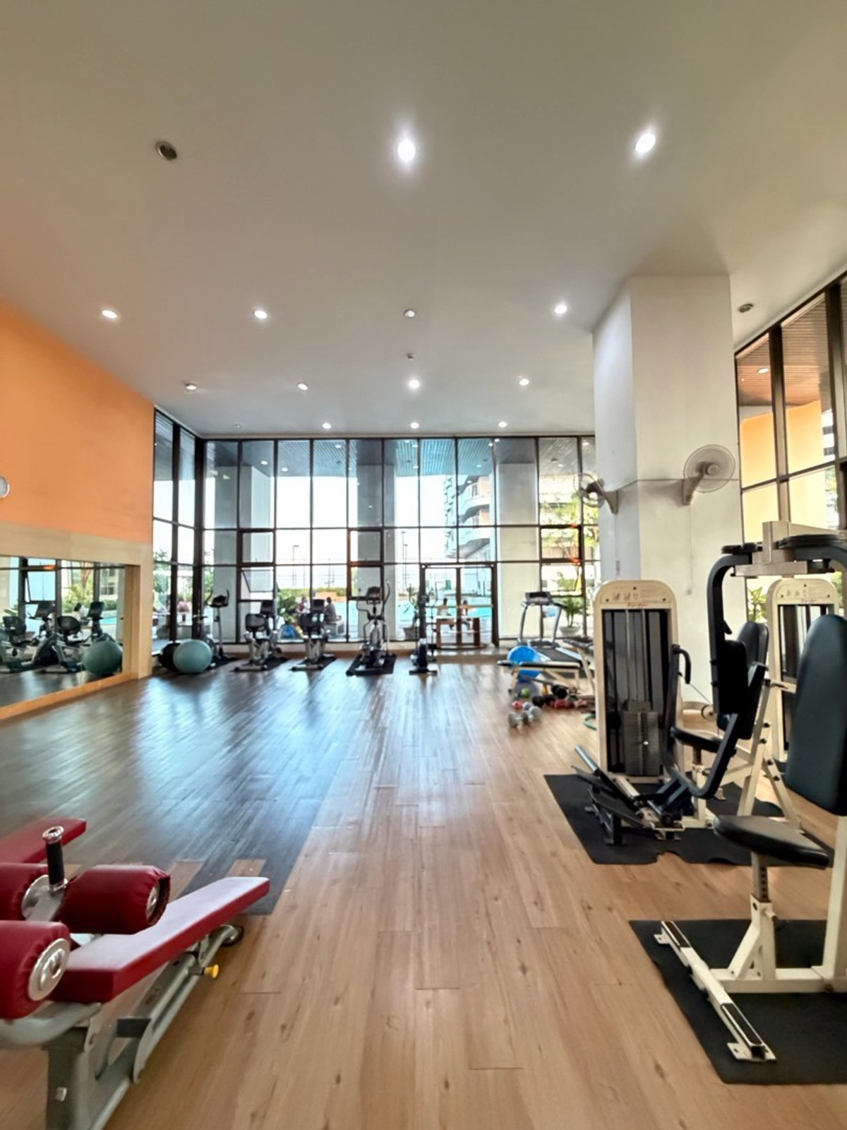 ขายคอนโดพัฒนาการ ศรีนครินทร์ : ฟลอร่าวิลล์ พัฒนาการ คอนโดห้องมุม 122 ตร.ม. ราคาไม่ถึง 6 ล้าน ในกรุงเทพ…ยังมีอยู่จริง