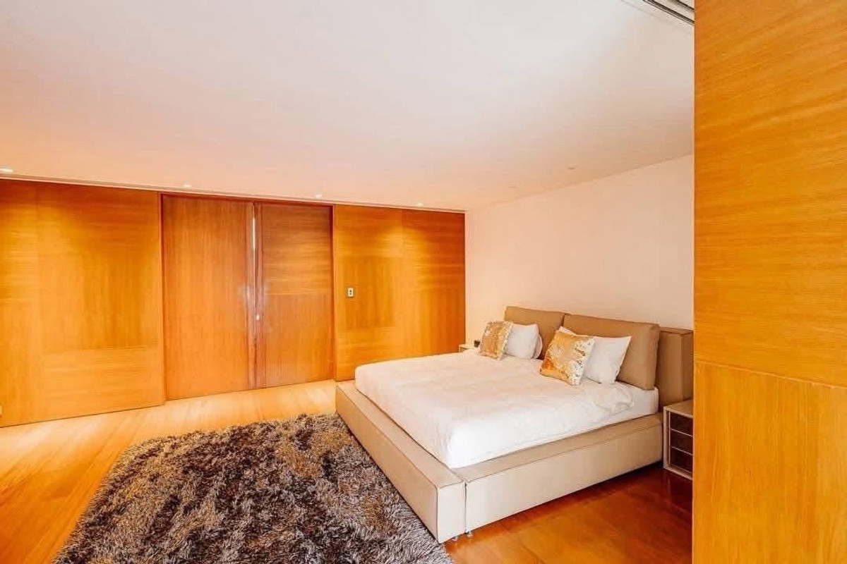 For RentHouseSukhumvit, Asoke, Thonglor : Luxury Private Pool House for Rent in Sukhumvit Near BTS Asok and BTS Phrom Phong Large Land Plot 300 sq.w