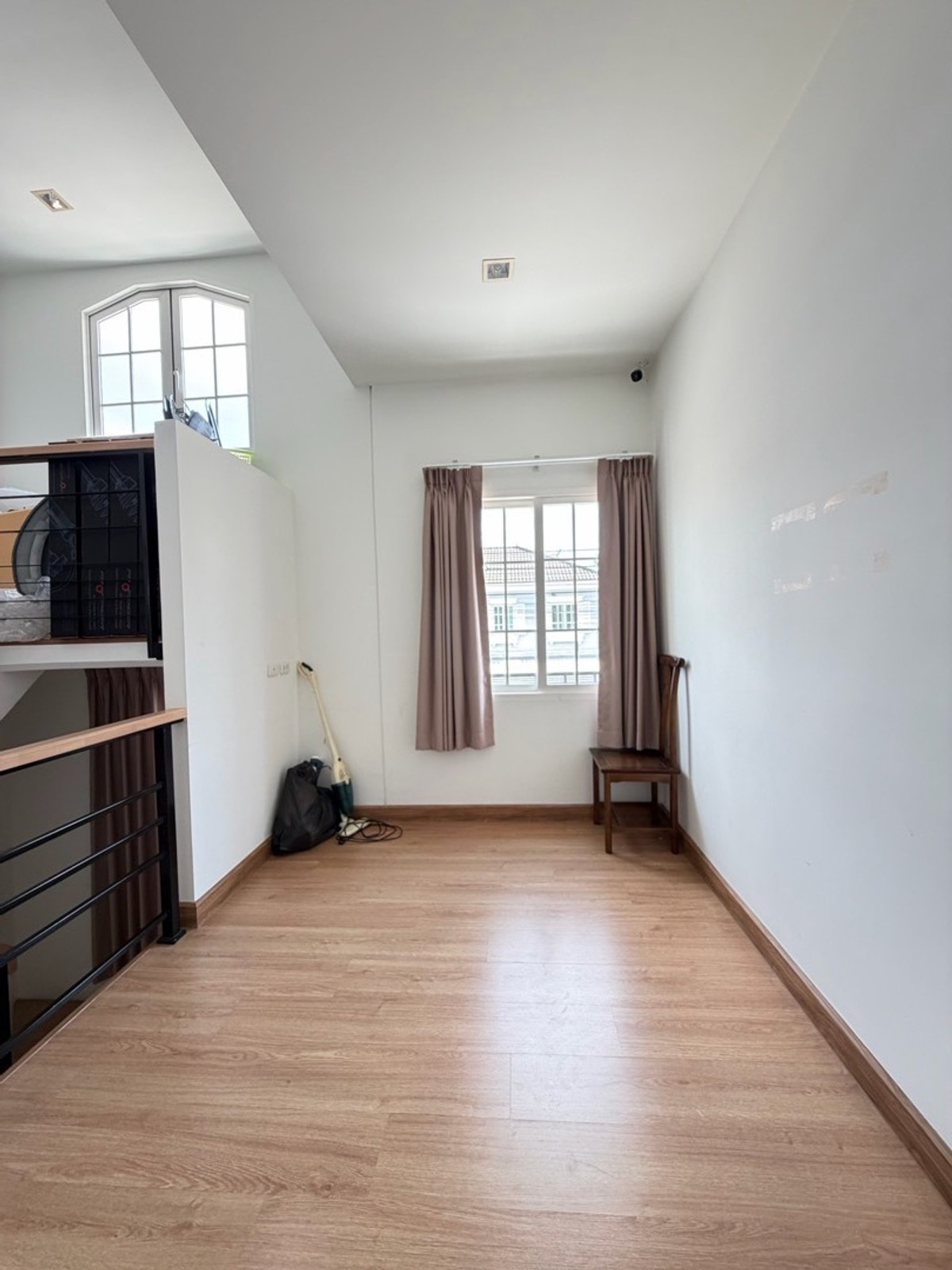 ขายโชคชัย4 ลาดพร้าว71 : โกลเด้น ทาวน์ ลาดพร้าว-เกษตรนวมินทร์ บ้านแฝด 4 ห้องนอน ในโซนนวมินทร์ ราคาไม่ถึง 7 ล้าน…ตอนนี้ยังมีอยู่จริง