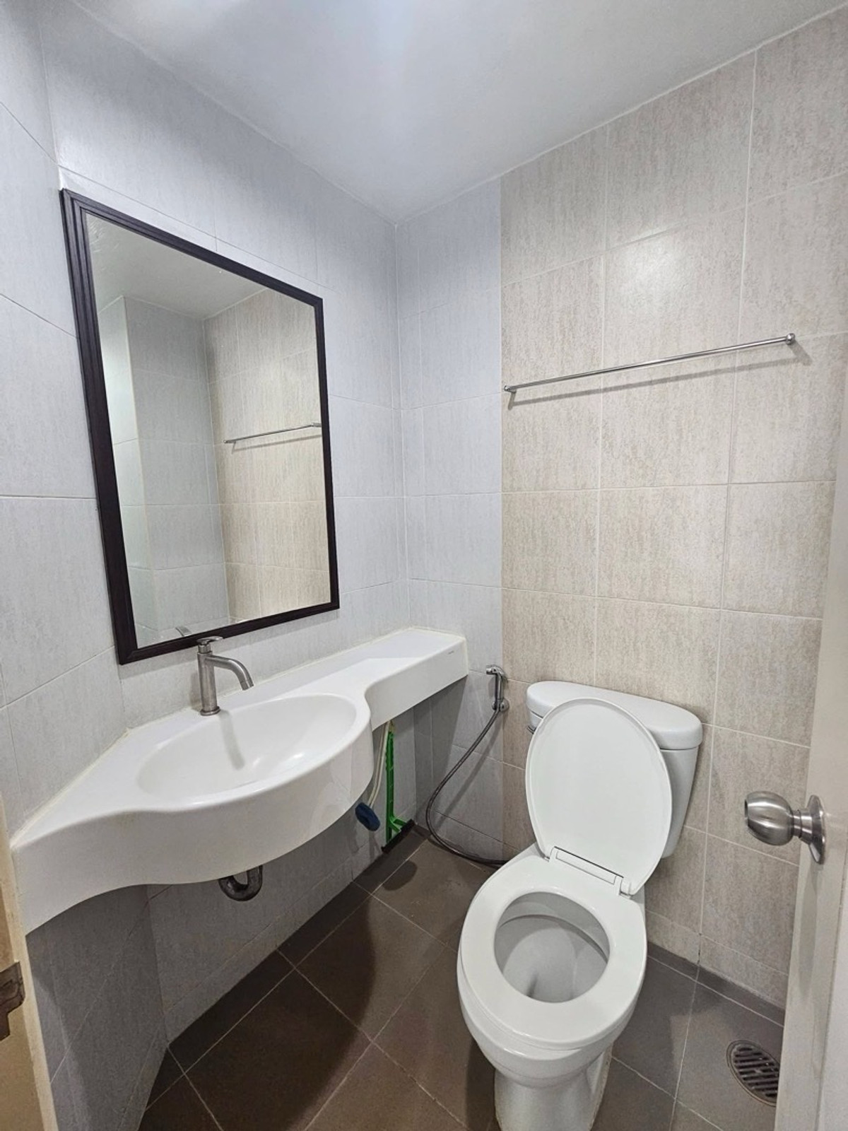 For RentCondoBangna, Bearing, Lasalle : For rent Lumpini Ville Sukhumvit 109-Bearing.