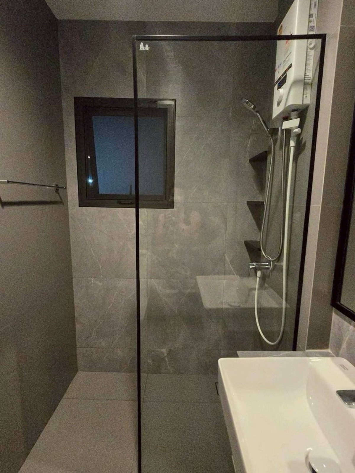 ให้เช่าบ้านบางนา แบริ่ง ลาซาล : 位于 Bangkok Boulevard Bangna KM.5
主干道优越位置，靠近会所，环境安静私密，居住品质极佳。