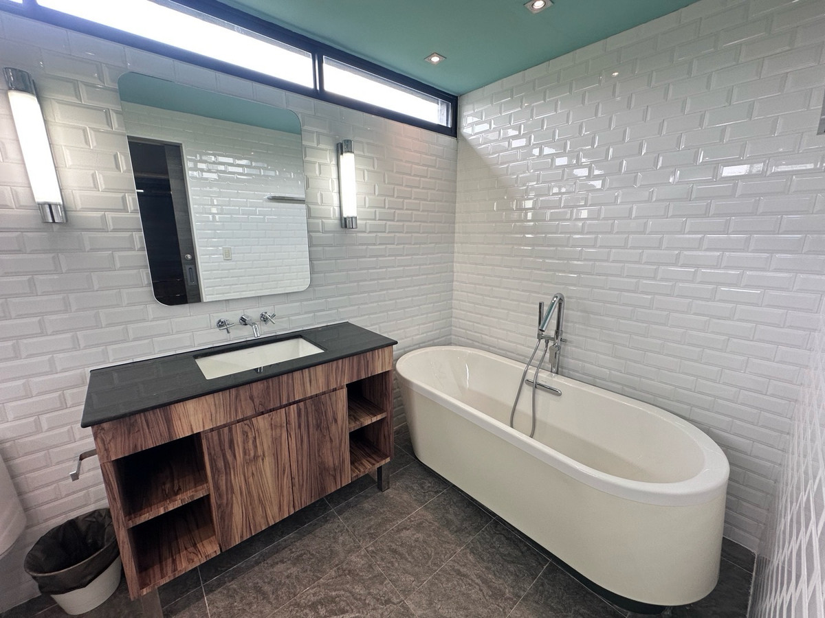 For RentCondoOnnut, Udomsuk : For rent, 2 bedrooms, 192 sq m, price 120,000 baht 0808144488