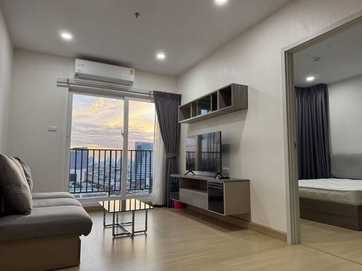 For RentCondoRamkhamhaeng, Hua Mak : 35,000 baht / month (negotiable)