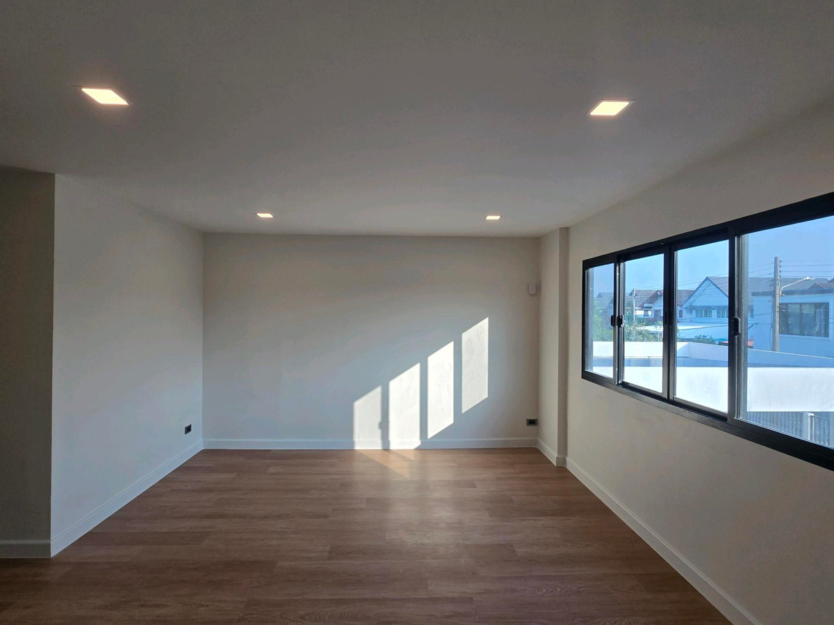 For SaleHome OfficePathum Thani,Rangsit, Thammasat : 🏡 Home office 8 parking spaces, renovated + new extension of the whole house, near Rangsit University 📌