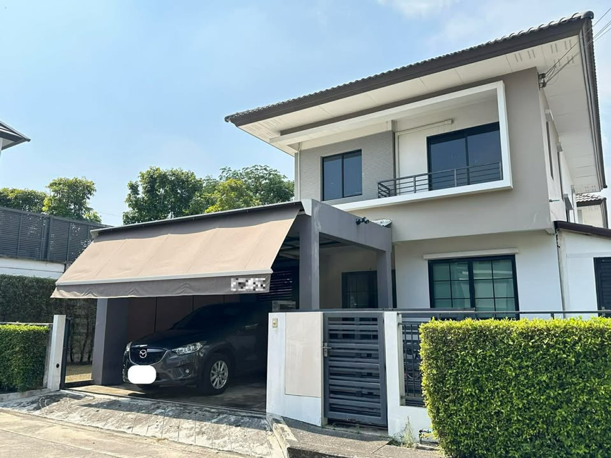 For RentHouseBangna, Bearing, Lasalle : Single house for rent, Areeya Como Bangna (57 sq m.), 3 bedrooms, 3 bathrooms, has garden area.