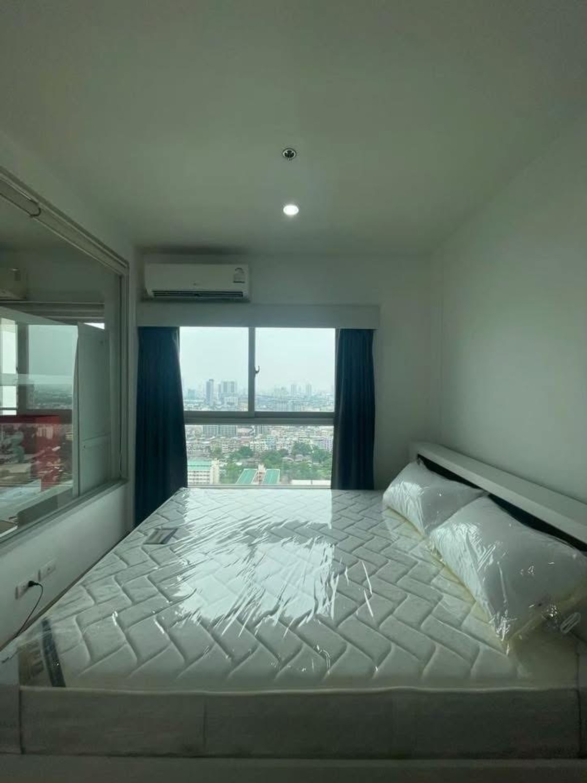 For RentCondoThaphra, Talat Phlu, Wutthakat : The Parkland Taksin-Tha Phra