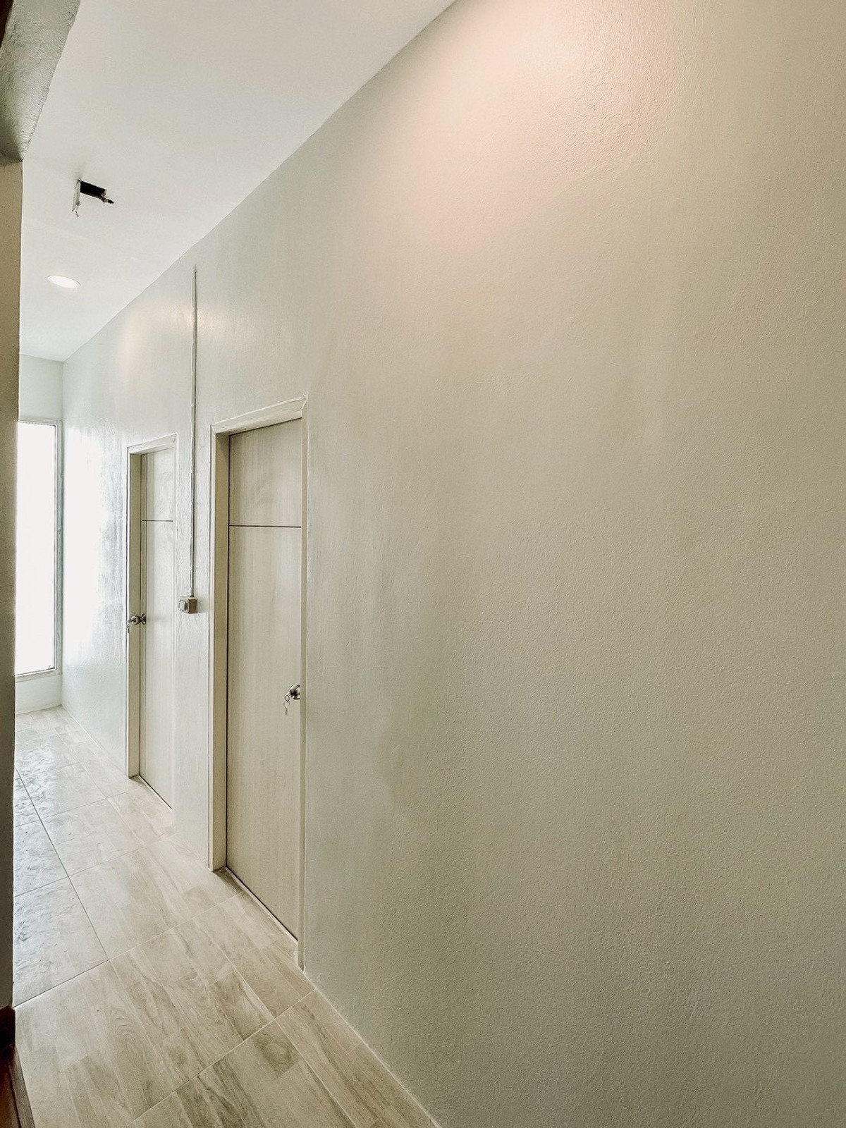 For SaleHome OfficeKaset Nawamin,Ladplakao : Baan Klang Muang Rama 9 - Lat Phrao Home Office, next to the main road, along Ekamai-Ramindra Expressway, prime location near CDC, newly renovated, start business immediately.