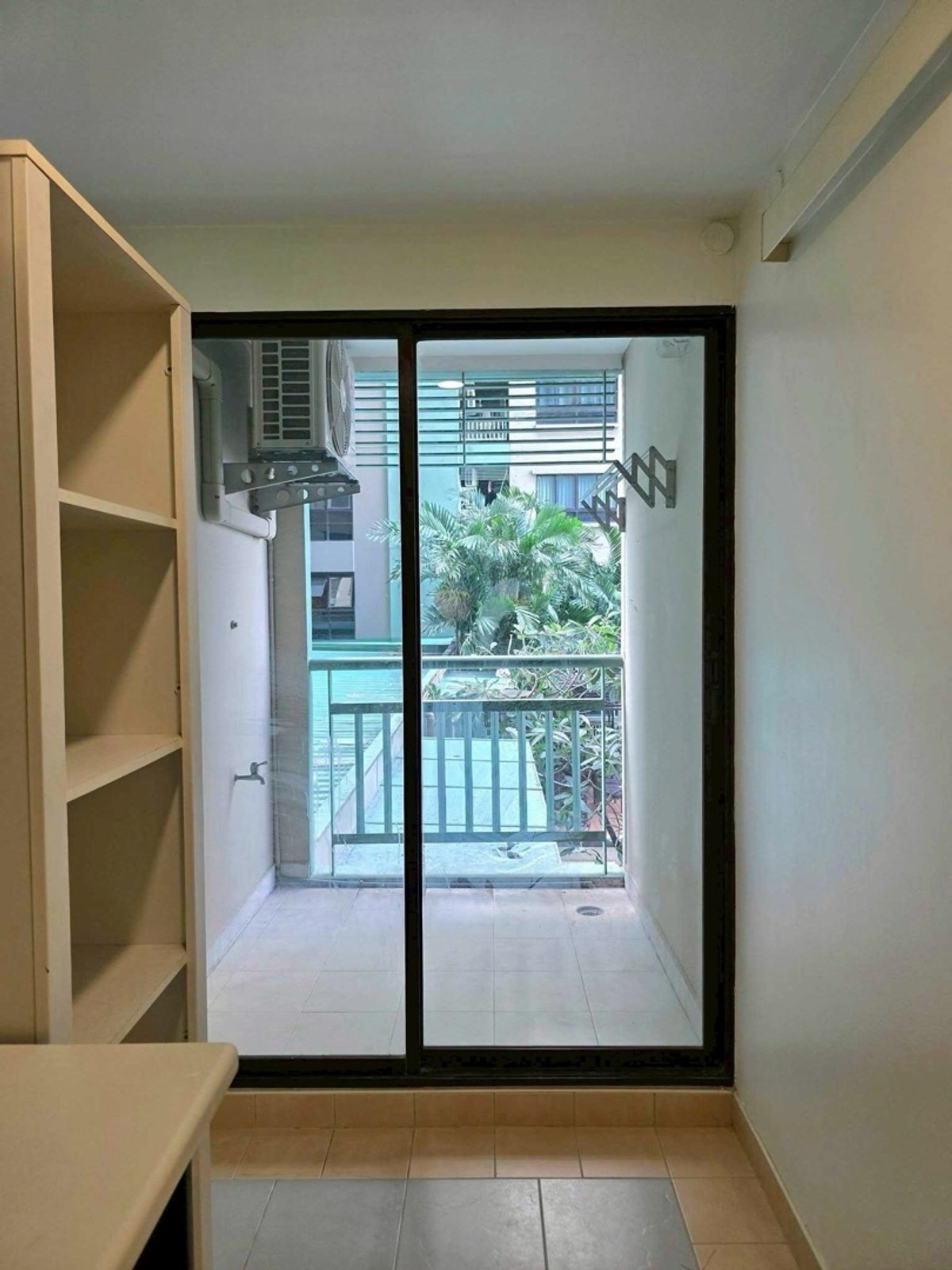 ขายคอนโดท่าพระ ตลาดพลู วุฒากาศ : 💙@condocurator 💙 ขาย Lumpini Place Ratchada - Thapra รีโนเวทใหม่ วิวสระว่ายน้ำ [PM4805]