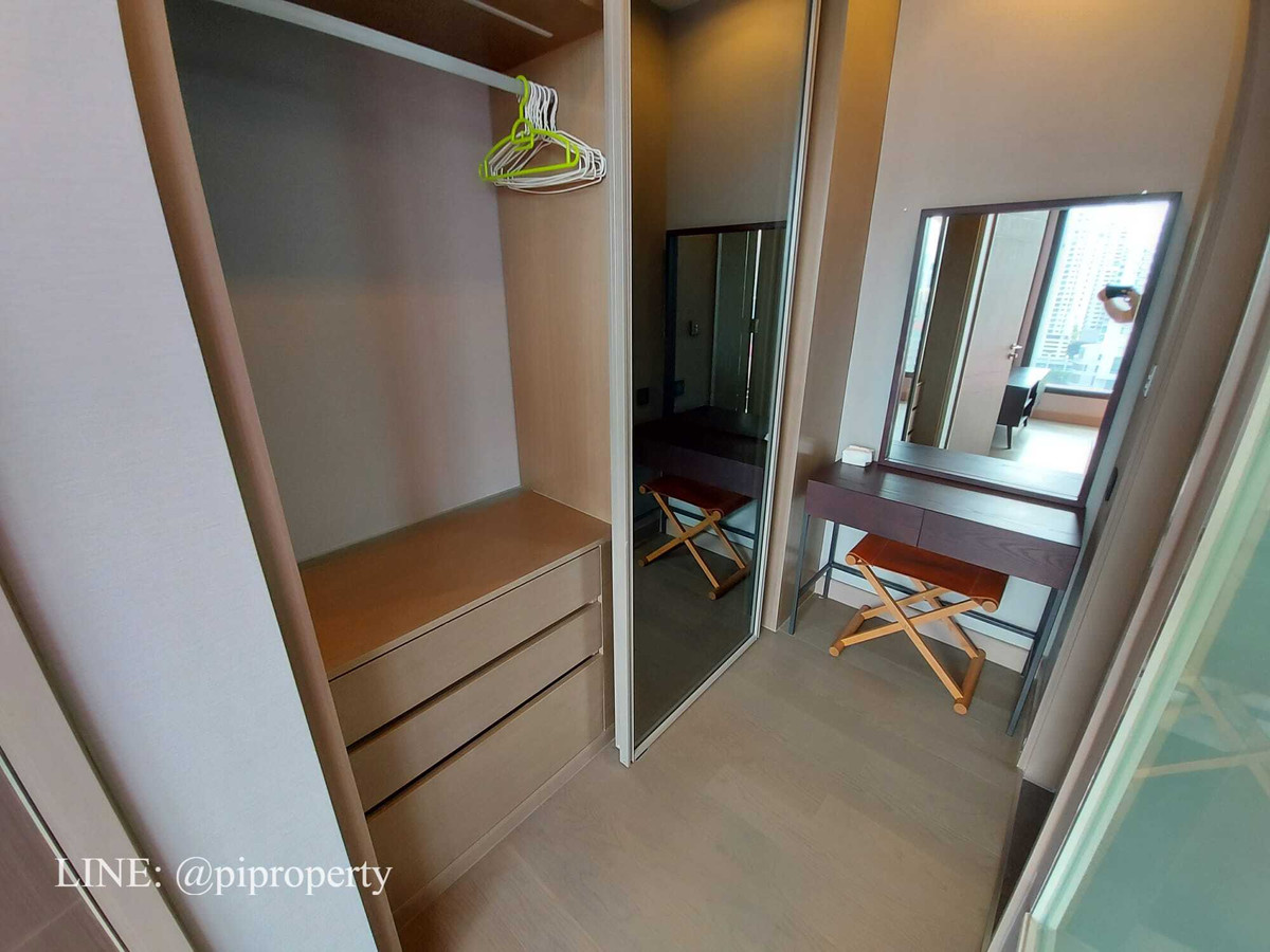 ขายคอนโดพระราม 9 เพชรบุรีตัดใหม่ RCA : ขายห้องชุด 1 ห้องนอนวิวสวย ในโครงการ THE ESSE at SINGHA COMPLEX สถานีรถไฟฟ้า MRT เพชรบุรี 0 เมตร ย่านอ่าวสเก - พระราม 9