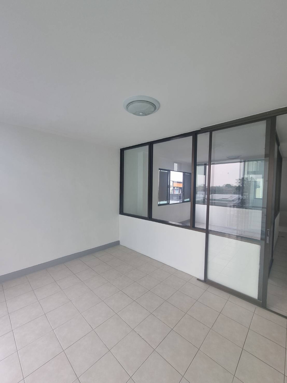 ขายอาคารพาณิชย์นวมินทร์ รามอินทรา :  อาคารพาณิชย์ เดอะวิลเลจ ปัญญา-อินทรา The Village Panya-Intra รีโนเวทใหม่ ใกล้ซาฟารีเวิลด์