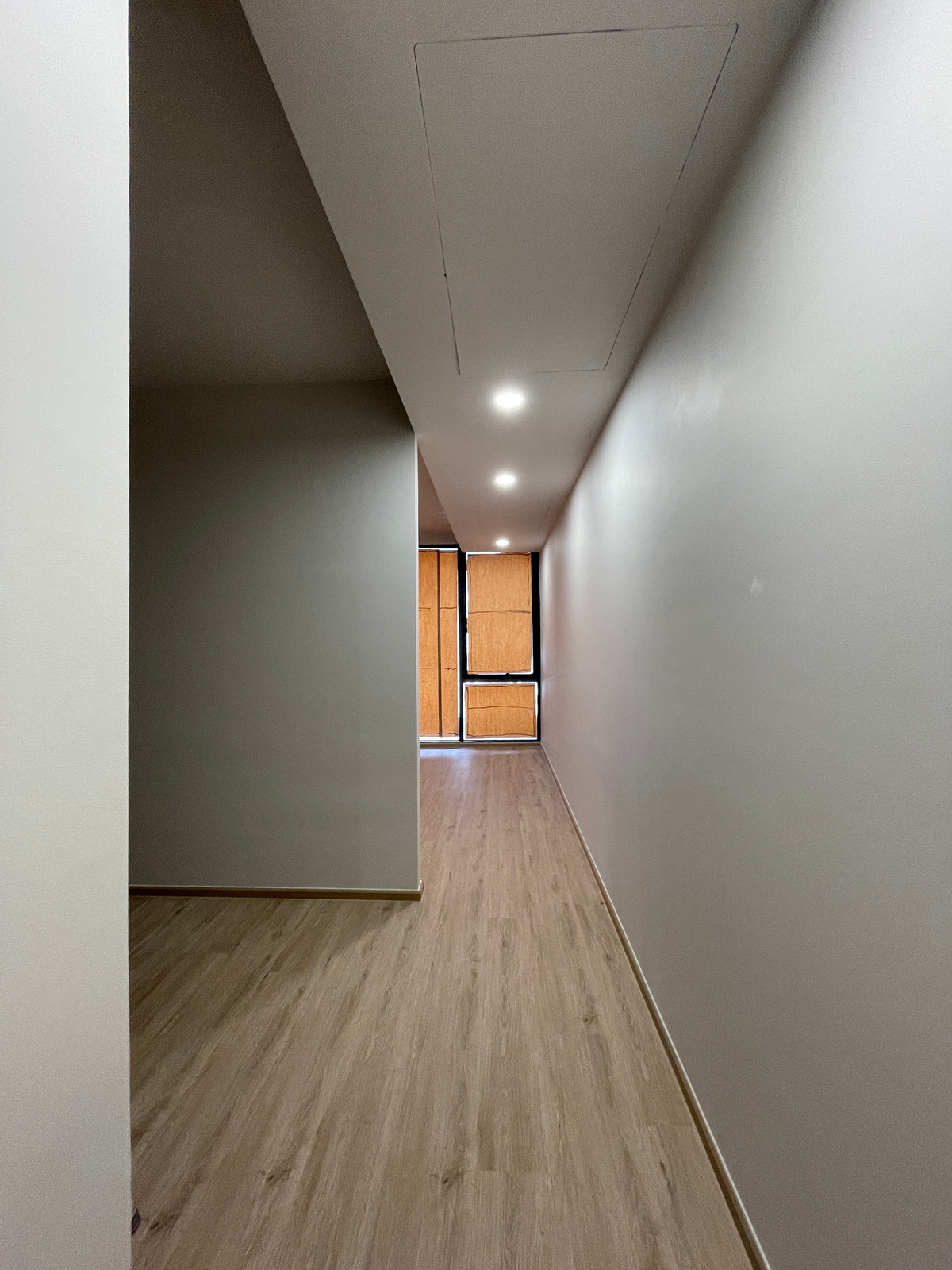 ขายคอนโดอารีย์ อนุสาวรีย์ : [ขายด่วน!] Penthouse ระดับ Rare Item ใจกลางอารีย์ @Aritier Ari | 99 ตร.ม. ที่จอดรถ 150% สัมผัสชีวิตเหนือระดับบนทำเลศักยภาพ "อารีย์สัมพันธ์ 7" ในราคาที่คุ้มค่าที่สุด!