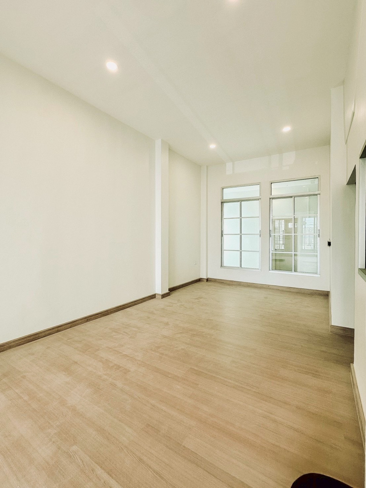 For SaleHome OfficeKaset Nawamin,Ladplakao : Baan Klang Muang Rama 9 - Lat Phrao Home Office, next to the main road, along Ekamai-Ramindra Expressway, prime location near CDC, newly renovated, start business immediately.