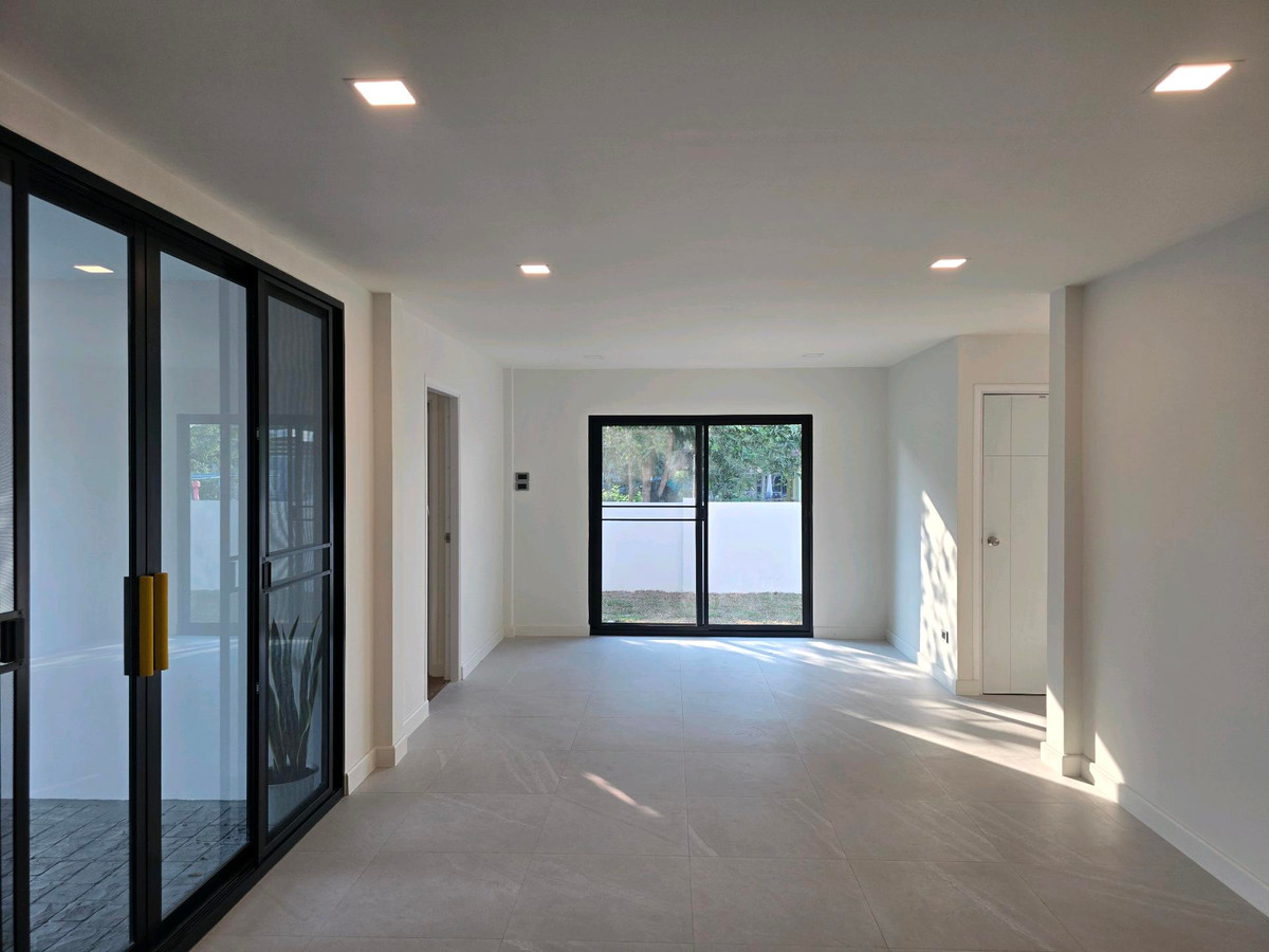 For SaleHome OfficePathum Thani,Rangsit, Thammasat : 🏡 Home office 8 parking spaces, renovated + new extension of the whole house, near Rangsit University 📌