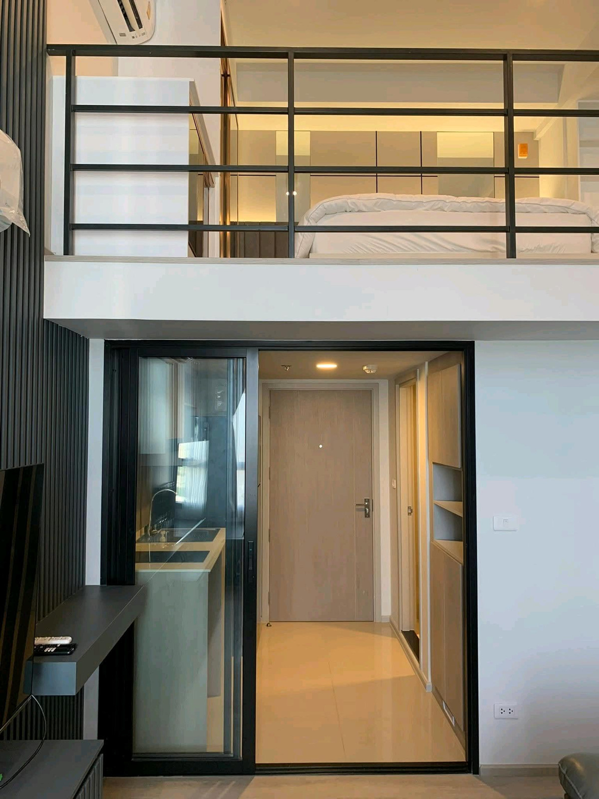 For RentCondoPinklao, Charansanitwong : About 300 meters from MRT Bang Phlat, Ideo Charan 70 Riverview 
, fully furnished. Ready to move in 🛋