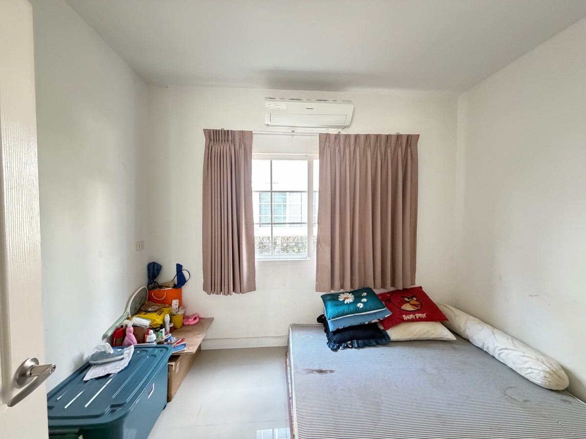 ขายโชคชัย4 ลาดพร้าว71 : โกลเด้น ทาวน์ ลาดพร้าว-เกษตรนวมินทร์ บ้านแฝด 4 ห้องนอน ในโซนนวมินทร์ ราคาไม่ถึง 7 ล้าน…ตอนนี้ยังมีอยู่จริง