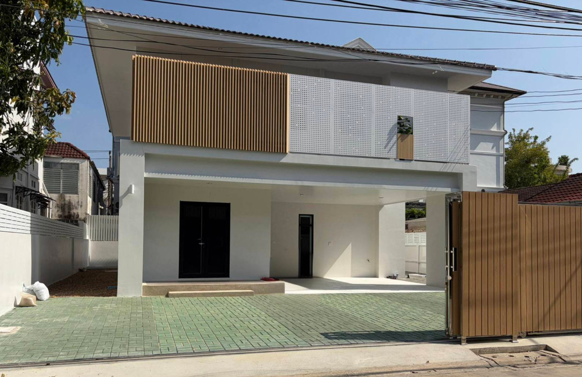 HouseRama9, Petchburi, RCA : For sale/rent very cheap!! 2-storey detached house, newly built, prime location, Soi Ratchada Niwet 14, near MRT Central Rama 9, expressway.