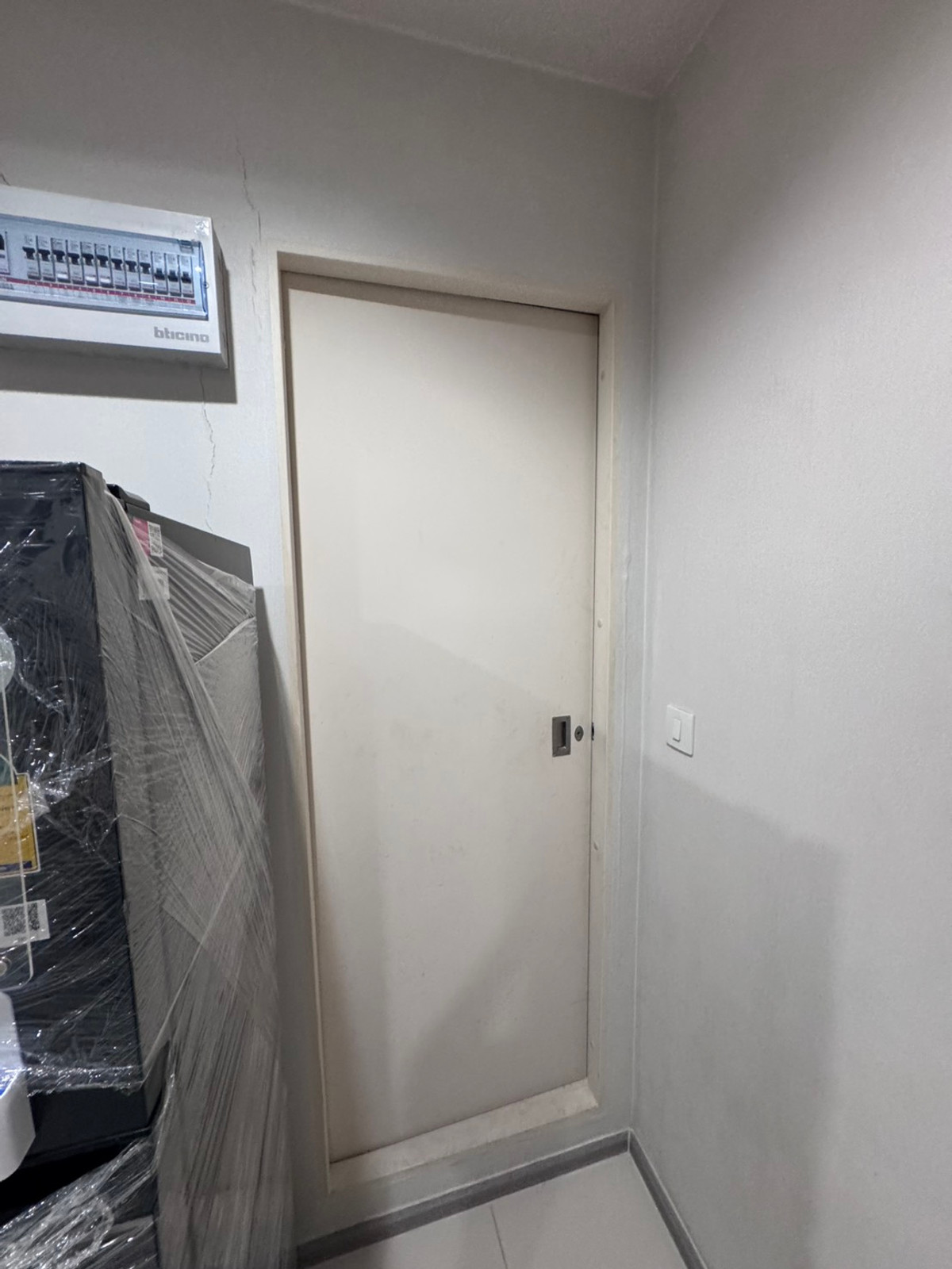 ให้เช่าคอนโดท่าพระ ตลาดพลู วุฒากาศ : 2 Bedroom, Available For Rent, Life Sathorn Sierra Condominium, Near BTS Talat Phru สอบถามได้ครับ