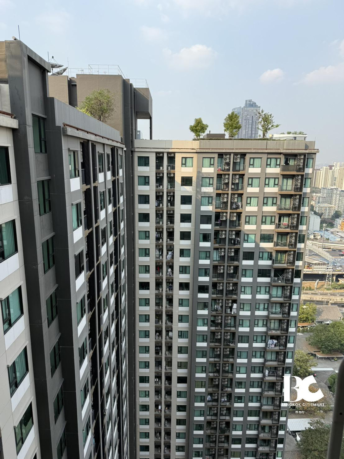 ให้เช่าคอนโดพระราม 9 เพชรบุรีตัดใหม่ RCA : 🔥 Hot Deal 1 bedroom for rent at Life asoke 🔥