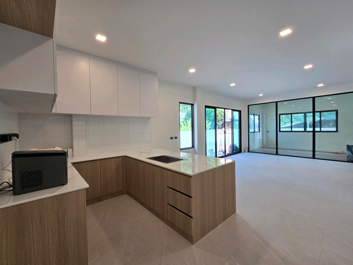 For SaleHome OfficePathum Thani,Rangsit, Thammasat : 🏡 Home office 8 parking spaces, renovated + new extension of the whole house, near Rangsit University 📌