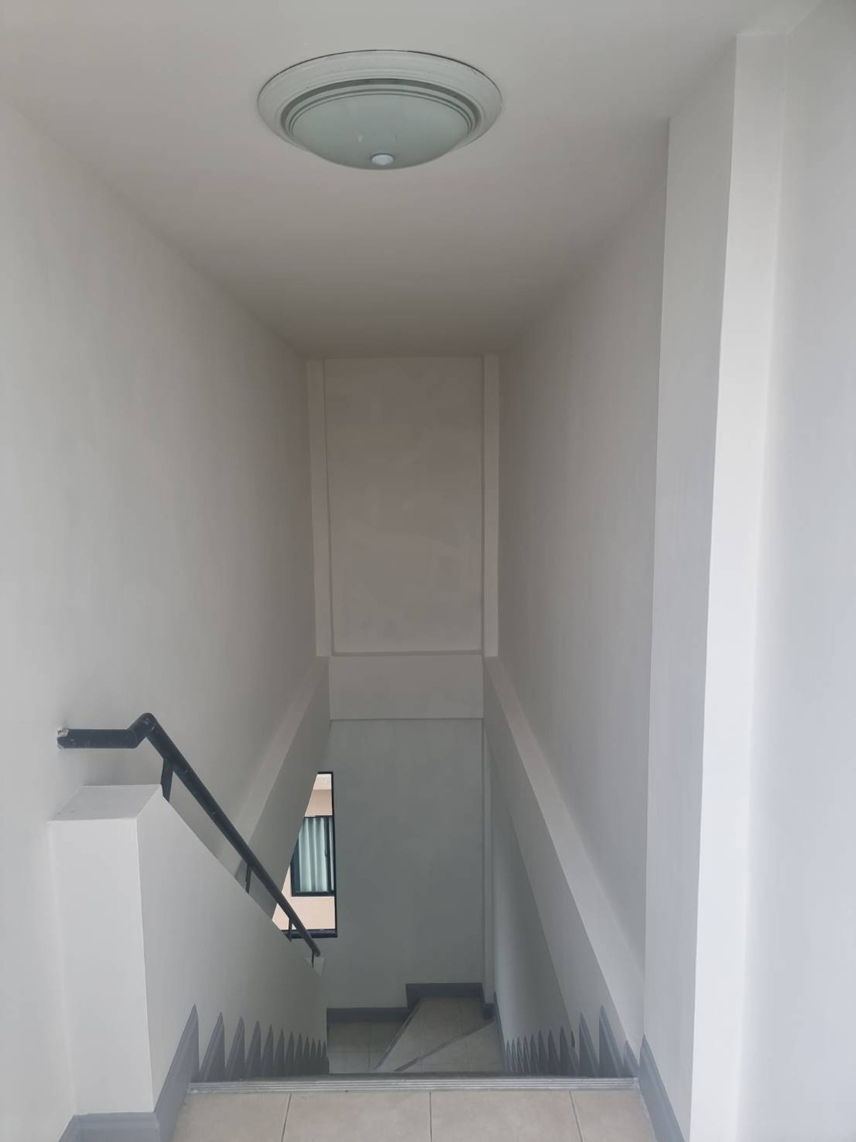 ขายอาคารพาณิชย์นวมินทร์ รามอินทรา :  อาคารพาณิชย์ เดอะวิลเลจ ปัญญา-อินทรา The Village Panya-Intra รีโนเวทใหม่ ใกล้ซาฟารีเวิลด์