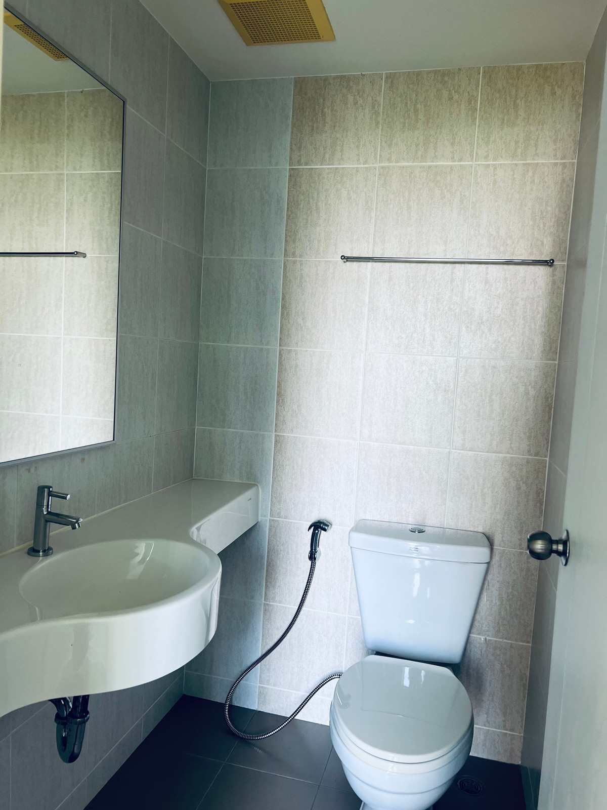 คอนโดนวมินทร์ รามอินทรา : ตั้งใจ ขาย  ต่อมาให้ได้ให้เลย 👈🏻 1.59 / 26 ตรม 