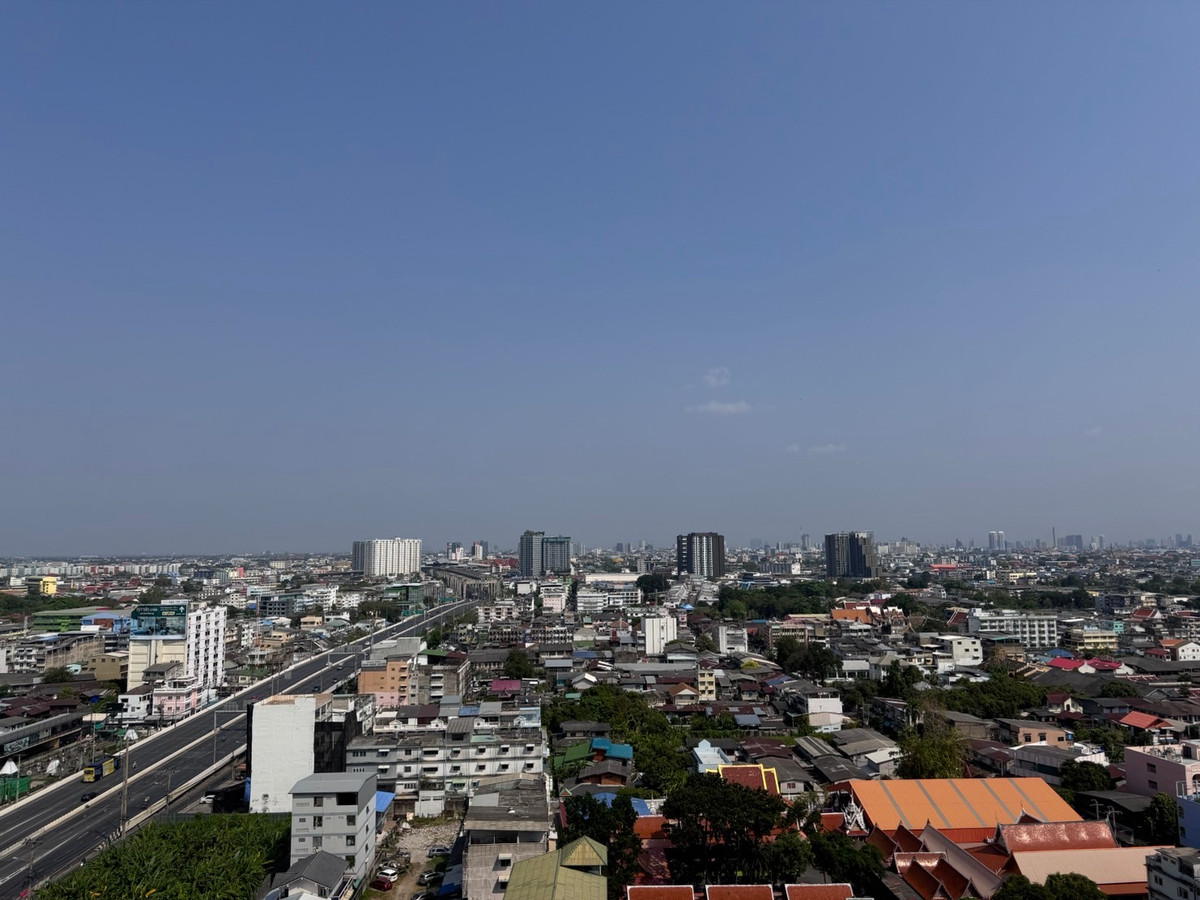 For RentCondoThaphra, Talat Phlu, Wutthakat : Life Sathorn Sierra, beautiful room, open view, good condo, beautiful central area, available and ready for rent.