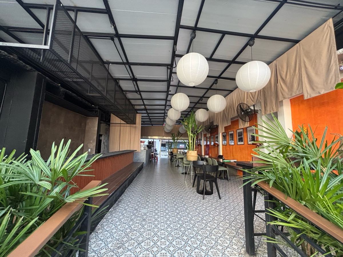 For RentRetail SpaceOnnut, Udomsuk : 📍Commercial Space for Rent near BTS Phra Khanong (350 m) : 15,000-28,000 THB/month