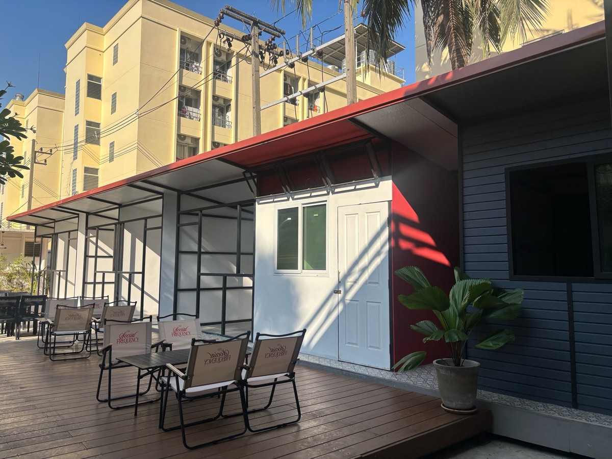 For RentRetail SpaceOnnut, Udomsuk : 📍Commercial Space for Rent near BTS Phra Khanong (350 m) : 15,000-28,000 THB/month