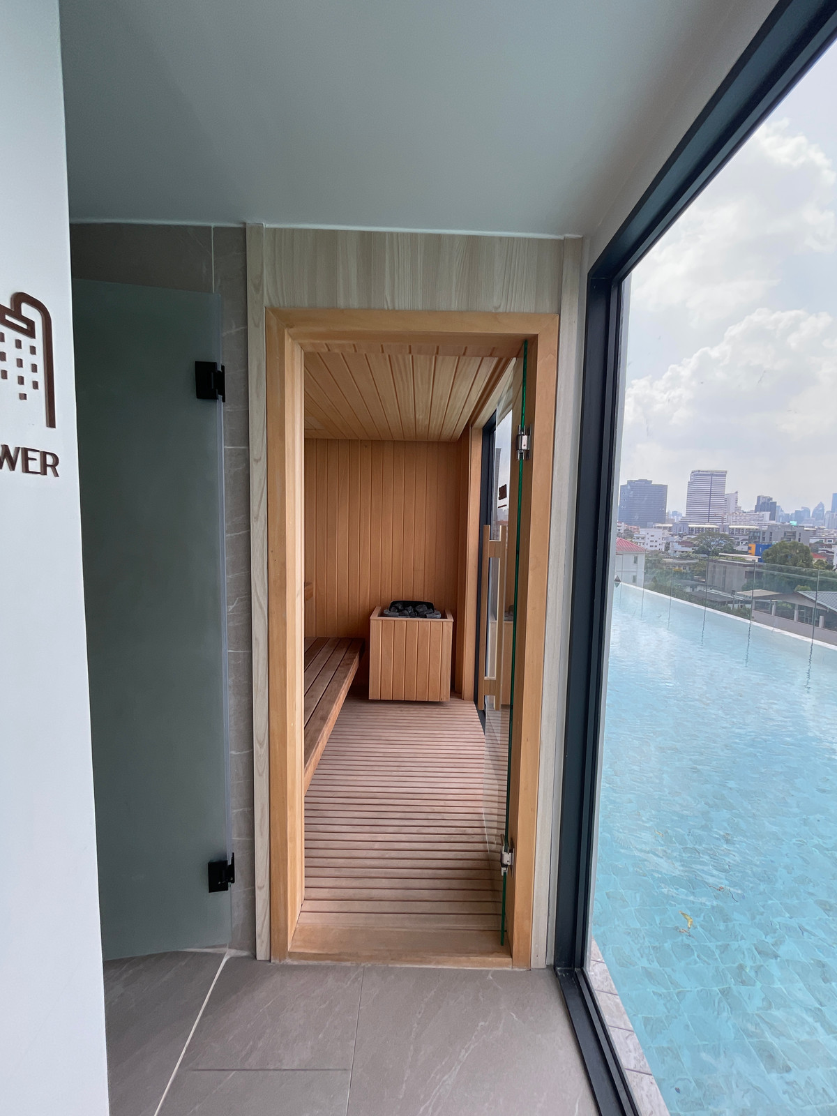 For SaleCondoAri,Anusaowaree : [Urgent sale!] Master Penthouse 89 sq m @Aritier Ari | 150% parking, maximum privacy in Ari! 