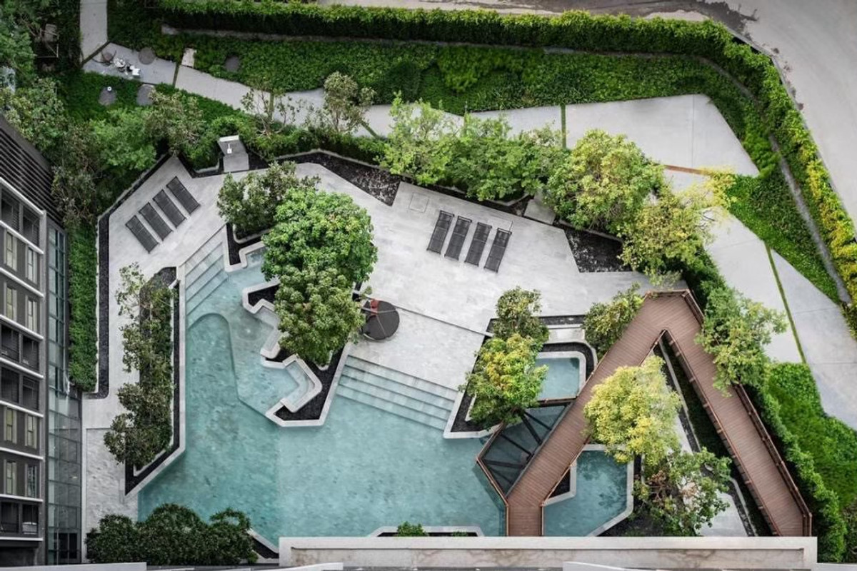 For SaleCondoRama9, Petchburi, RCA : Urgent Sale ✨ IDEO New Rama 9 ✨ Unobstructed view, fully furnished with appliances. Convenient location near MRT Ramkhamhaeng.