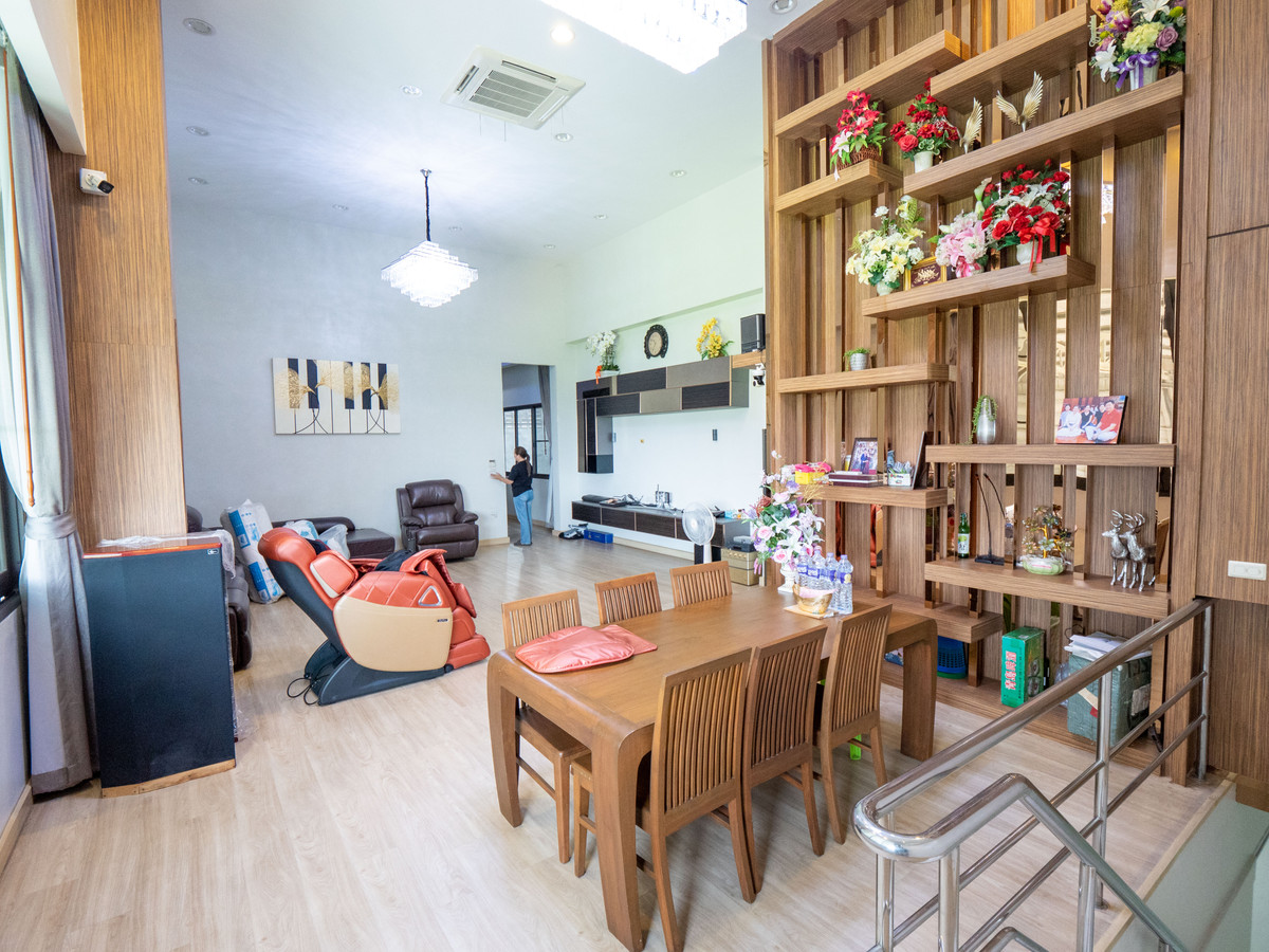 ขายโกดังมหาชัย สมุทรสาคร : ขาย ที่ดิน พร้อมอาคารโกดัง คลังสินค้า โรงงาน กระทุ่มแบน สมุทรสาคร ทำเลดี สภาพดีมาก ลดจาก 30 ล้าน ขายเพียง 25 ล้านเท่านั้น