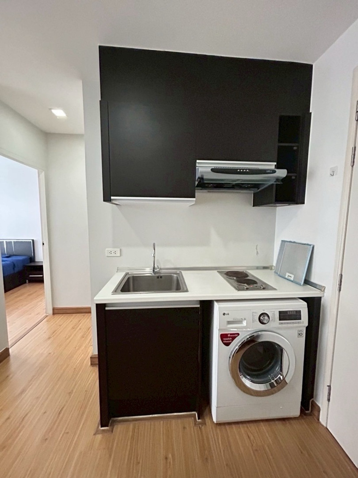 For RentCondoThaphra, Talat Phlu, Wutthakat : !!Only 180 meters from BTS, special big room, price less than 10,000 baht.