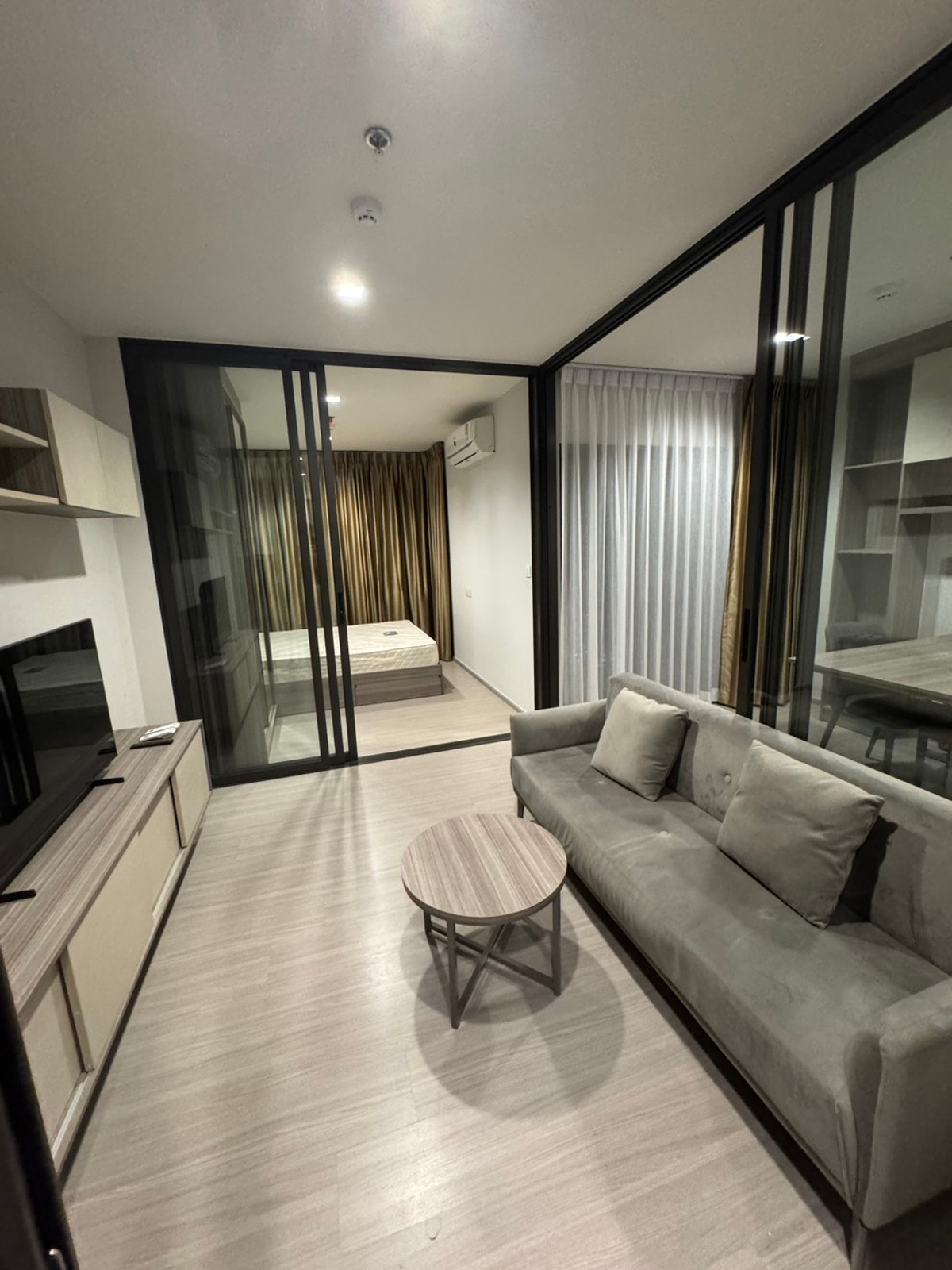 For RentCondoThaphra, Talat Phlu, Wutthakat : Life Sathorn Sierra, beautiful room, 1 bedroom plus, 1 bedroom + 1 office room, ready for rent, please inquire.