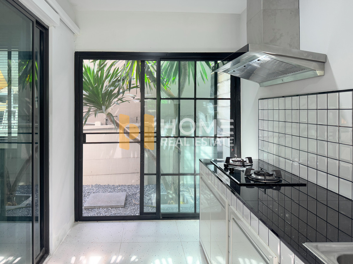 For SaleLadkrabang, Suwannaphum Airport : Baan Klang Muang The Edition Rama 9 - Onnut / 3 Bedrooms (FOR SALE) FON204