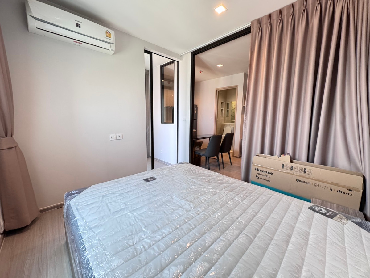 For RentCondoThaphra, Talat Phlu, Wutthakat : Life Sathorn Sierra, beautiful room, open view, good condo, beautiful central area, available and ready for rent.