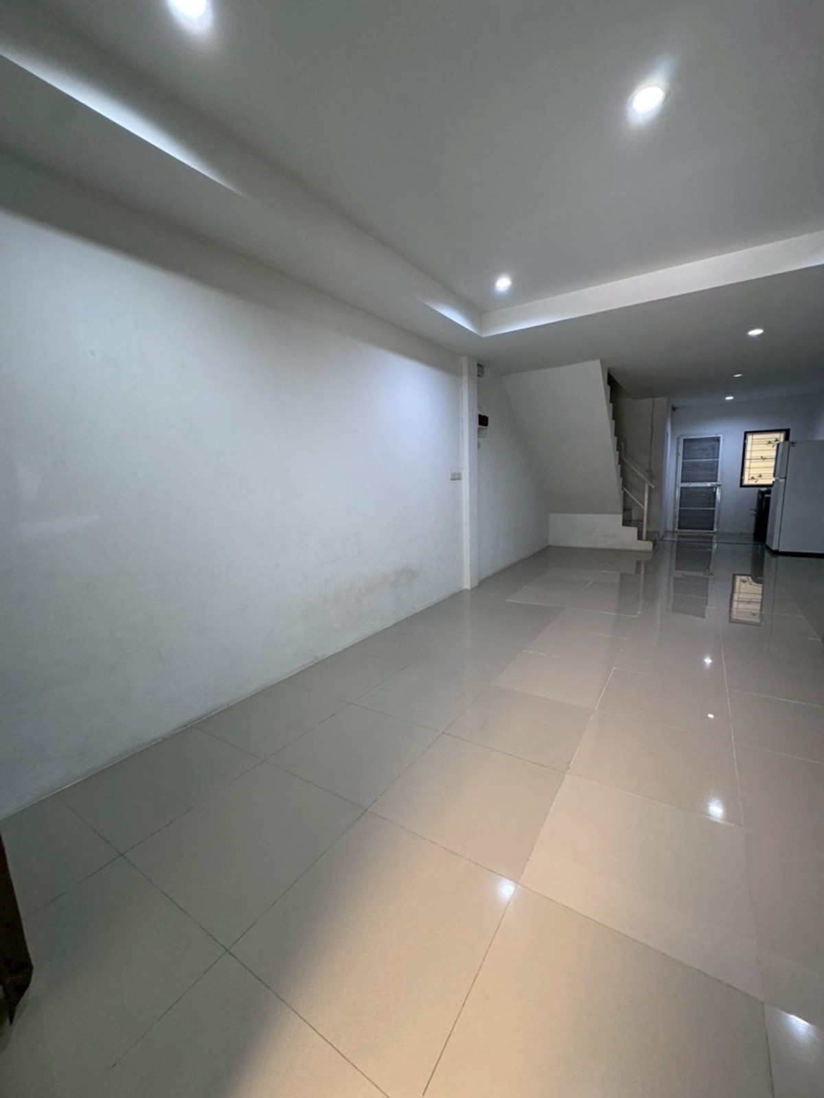 For RentTownhomePattanakan, Srinakarin : 📣Townhouse for rent Prisorn Ville, Soi Sap Bunchai 28, near Kanchana Expressway, BTS Srinakarin, ready to move in 31 March.