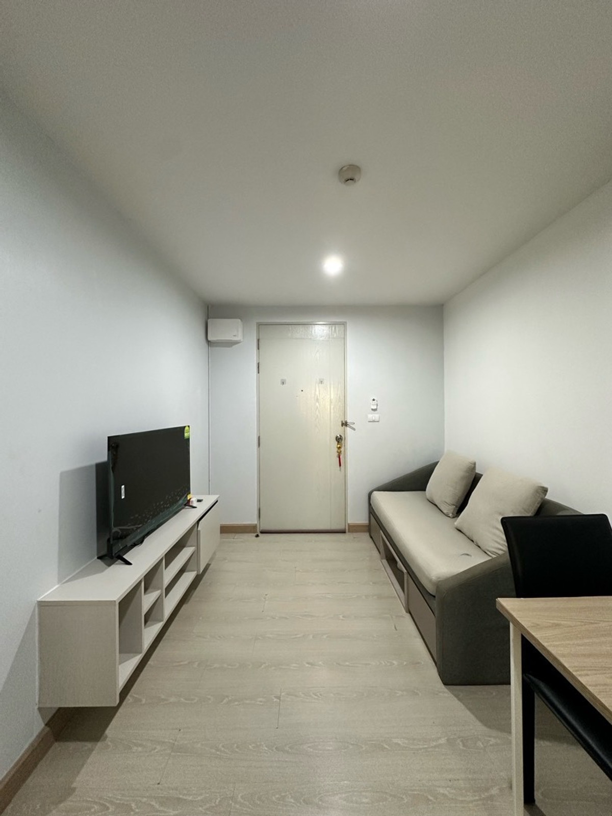 ให้เช่าคอนโดสมุทรปราการ สำโรง : คอนโด เดอะ คิทท์ พลัส สุขุมวิท 113 เฟอร์นิเจอร์และเครื่องใช้ไฟฟ้าครบ กั้นสัดส่วน หัวนอนไม่ติดห้องอื่น ✨