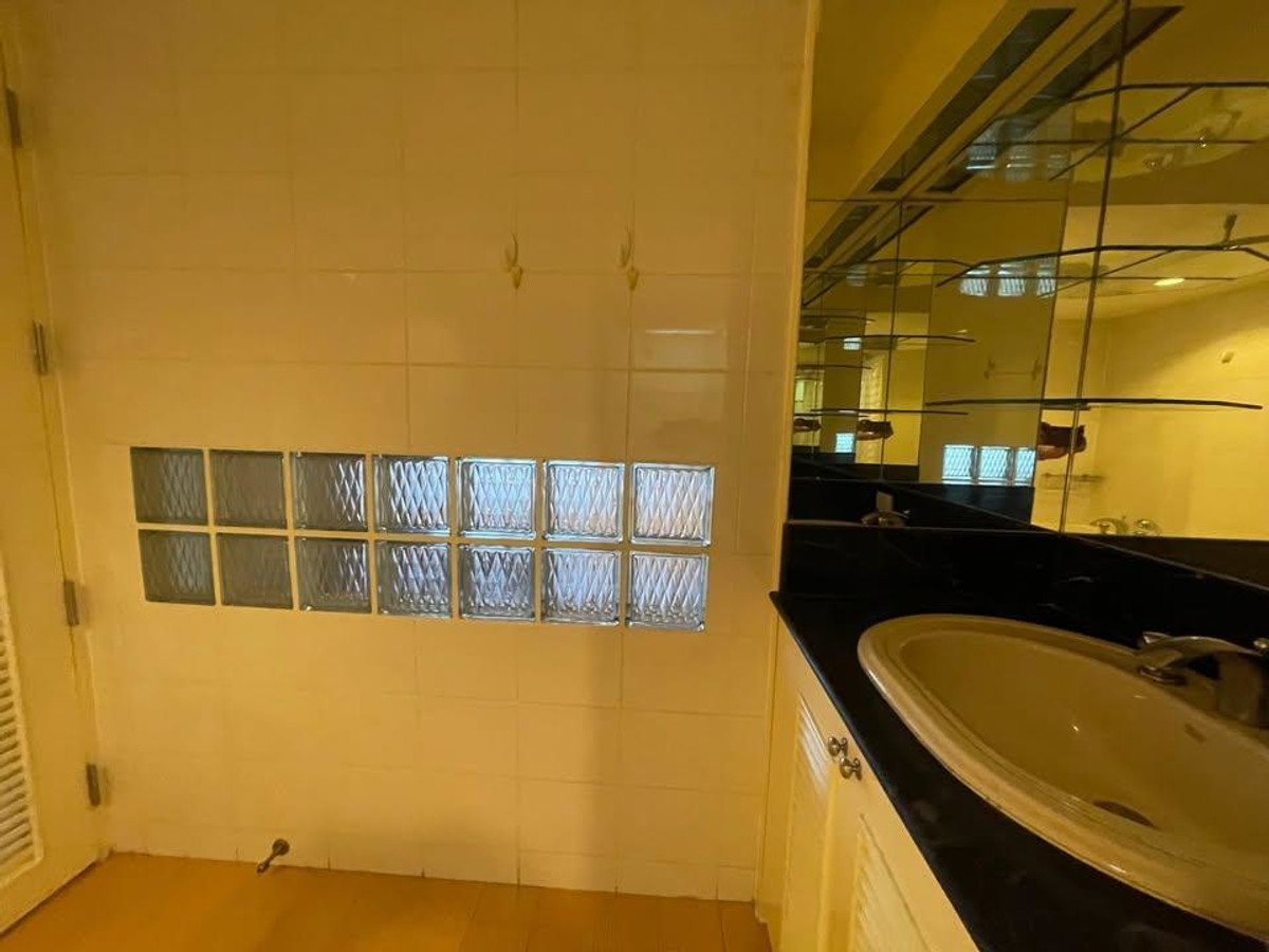 For SaleCondoSukhumvit, Asoke, Thonglor : LTH14614 – Condo for Sale | Supalai Place Sukhumvit 39 | 142 sqm | 2 Beds 1 Bath | Near BTS Phrom Phong | 20.77 MB | Condo for sale Supalai Place Sukhumvit 39