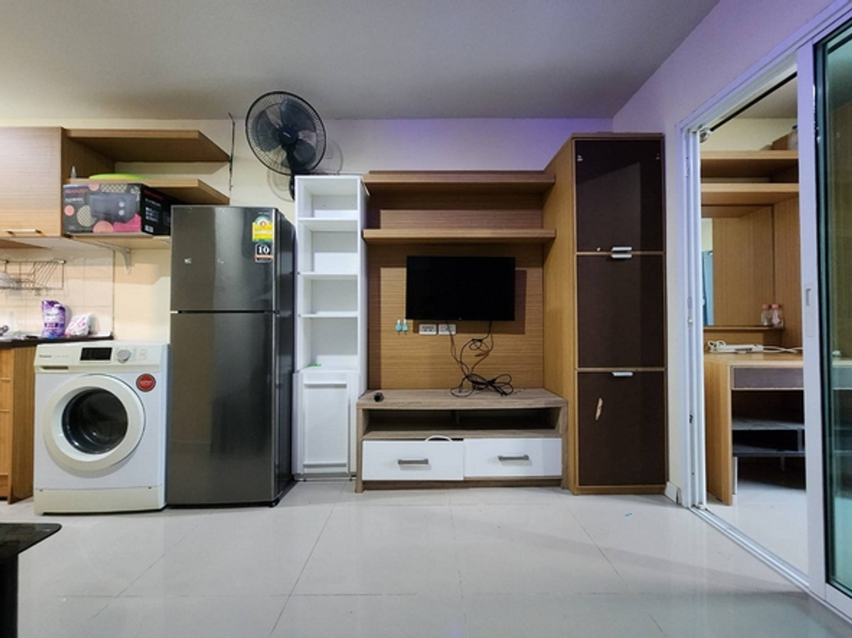 For RentCondoThaphra, Talat Phlu, Wutthakat : Condo for rent, Metro Park Sathorn, size 31 sq m, pool view, with washing machine.