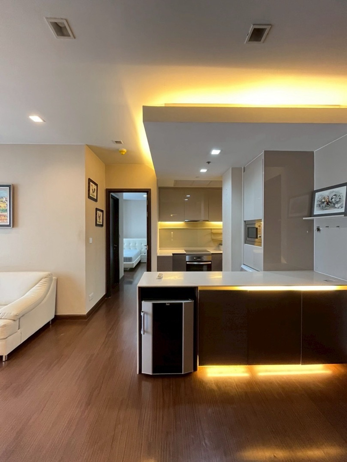 For RentCondoRatchadapisek, Huaikwang, Suttisan : ⭐️IVY AMPIO⭐️ 2BEDROOM COMBINE Parking 2Car 50K Contact Us🫡