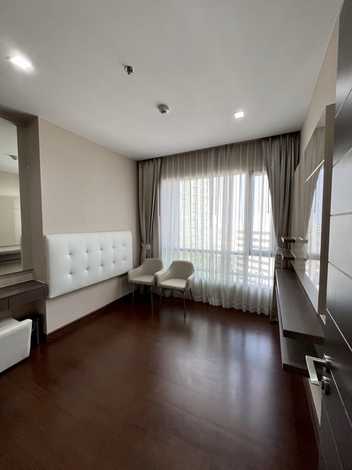 For RentCondoRatchadapisek, Huaikwang, Suttisan : ⭐️IVY AMPIO⭐️ 2BEDROOM COMBINE Parking 2Car 50K Contact Us🫡