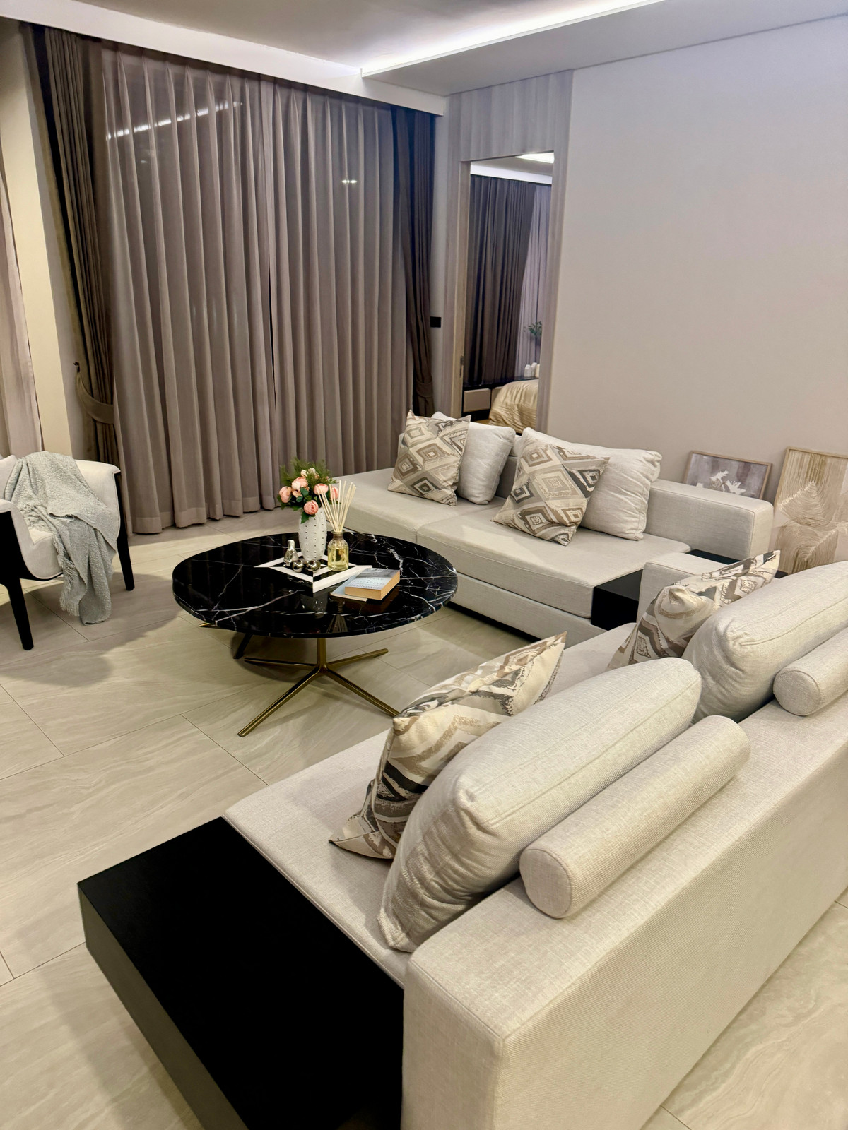 ให้เช่าคอนโดสุขุมวิท อโศก ทองหล่อ : เช่า 3 ห้องนอน 3 ห้องน้ำ ฟินน์ สุขุมวิท 31