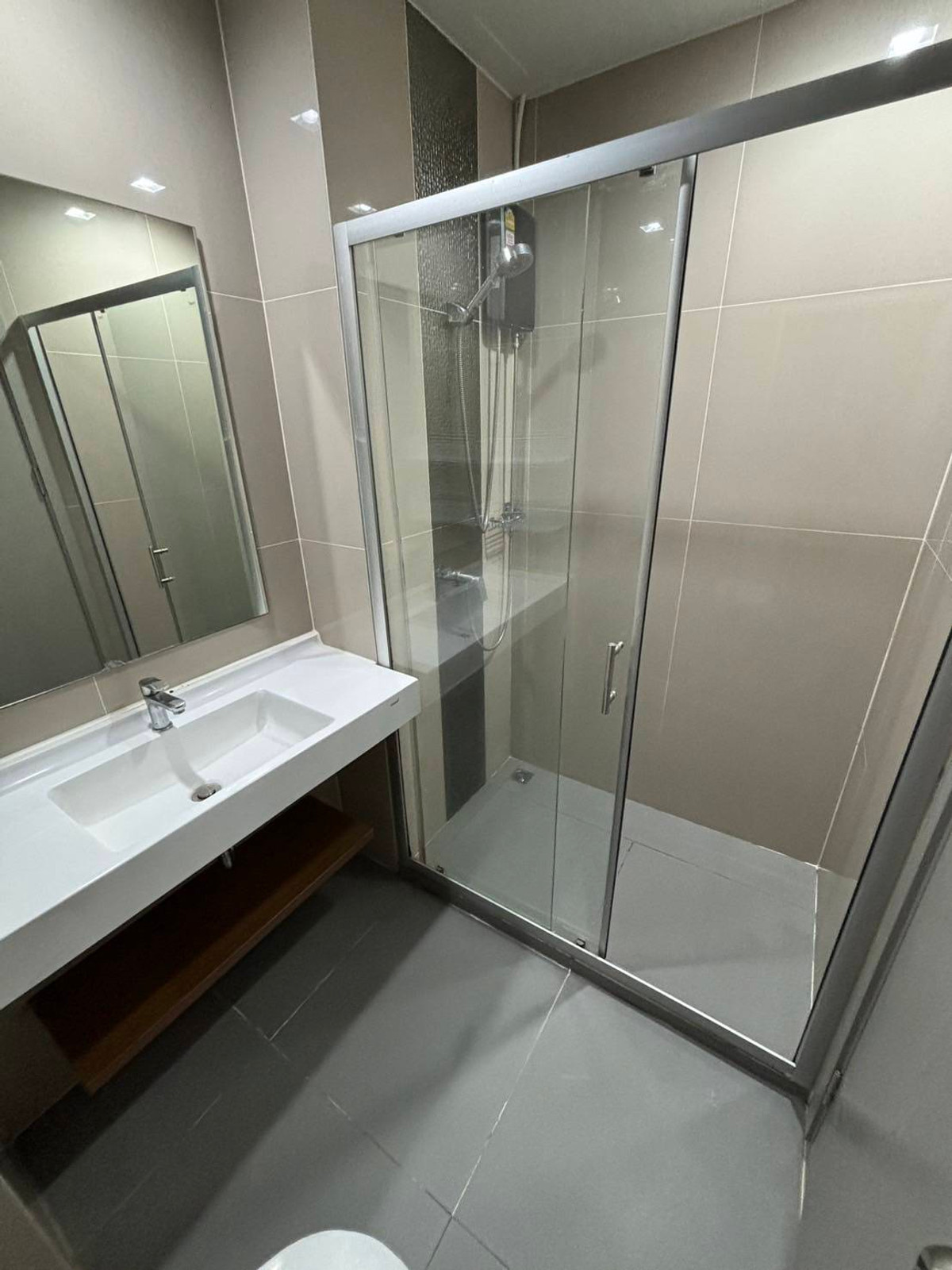 For SaleCondoRama9, Petchburi, RCA : Urgent Sale ✨ IDEO New Rama 9 ✨ Unobstructed view, fully furnished with appliances. Convenient location near MRT Ramkhamhaeng.