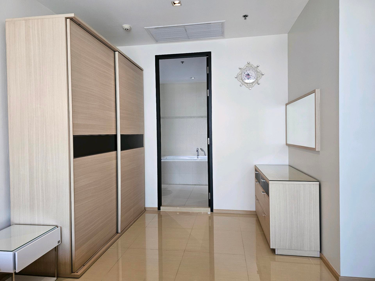 For RentCondoSukhumvit, Asoke, Thonglor : เดอะ เมดิสัน สุขุมวิท 41 ห้องเช่า 2 นอน 2 น้ำ พื้นที่ 118 ตรม ค่าเช่า 85,000 ต่อเดือน สนใจโทร น้อง 096-2615656 พร้อมให้นัดหมายเข้าชมทุกวัน

The Madison Sukhumvit 41  for Rent 2bed 2 bath 118 Sq,m Rental price 75k per month call Nong 096-2615656 Ready to t