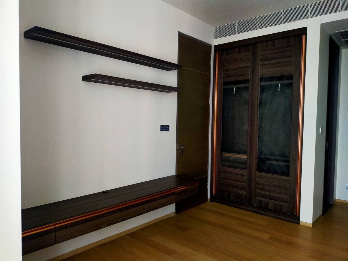 For SaleCondoSilom, Saladaeng, Bangrak : Best Price 🔥 For Sell Saladaeng One, very beautiful room, fully decorated, high floor, city view, very good price.