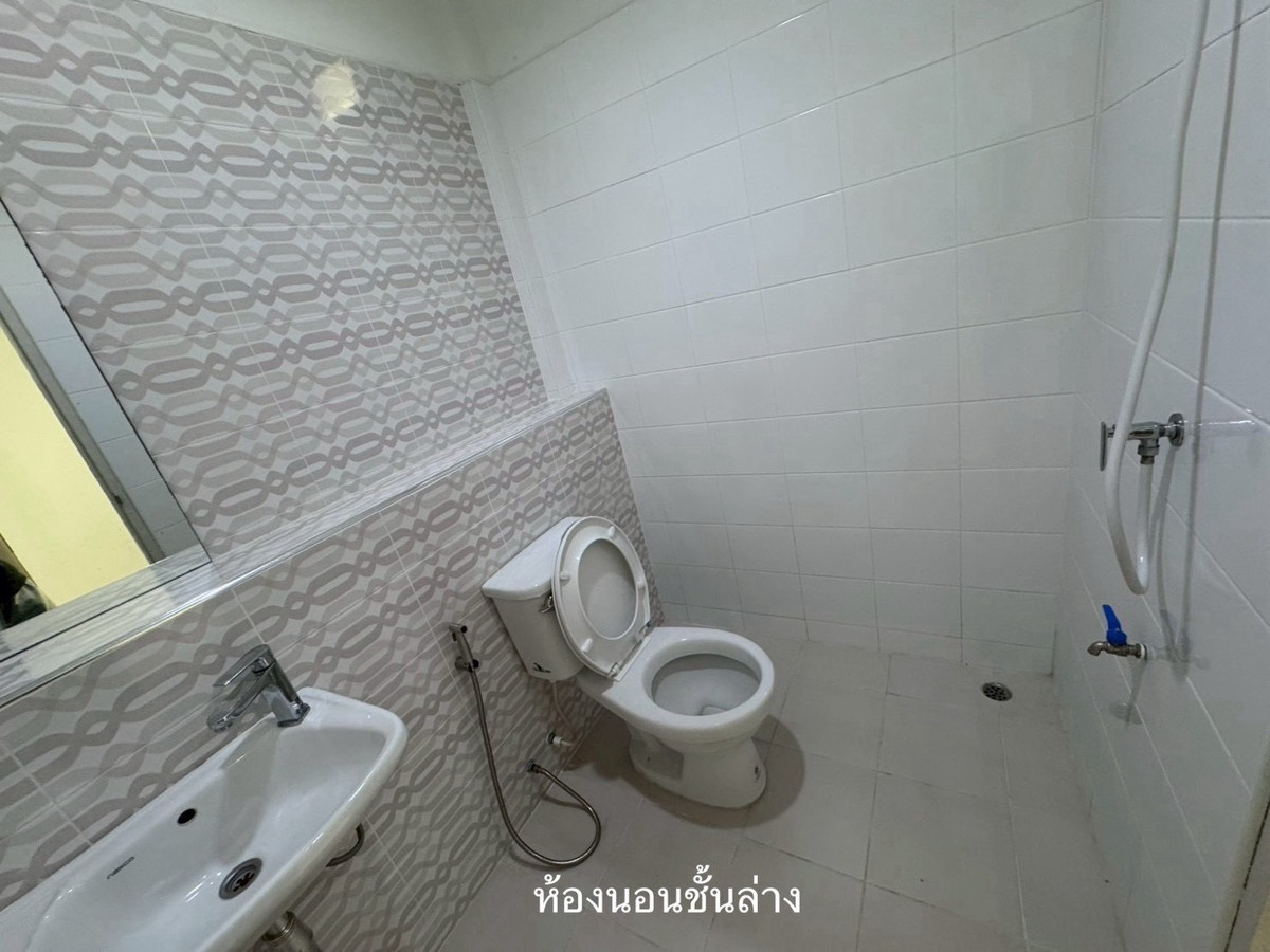For RentTownhomePattanakan, Srinakarin : 📣Townhouse for rent Prisorn Ville, Soi Sap Bunchai 28, near Kanchana Expressway, BTS Srinakarin, ready to move in 31 March.