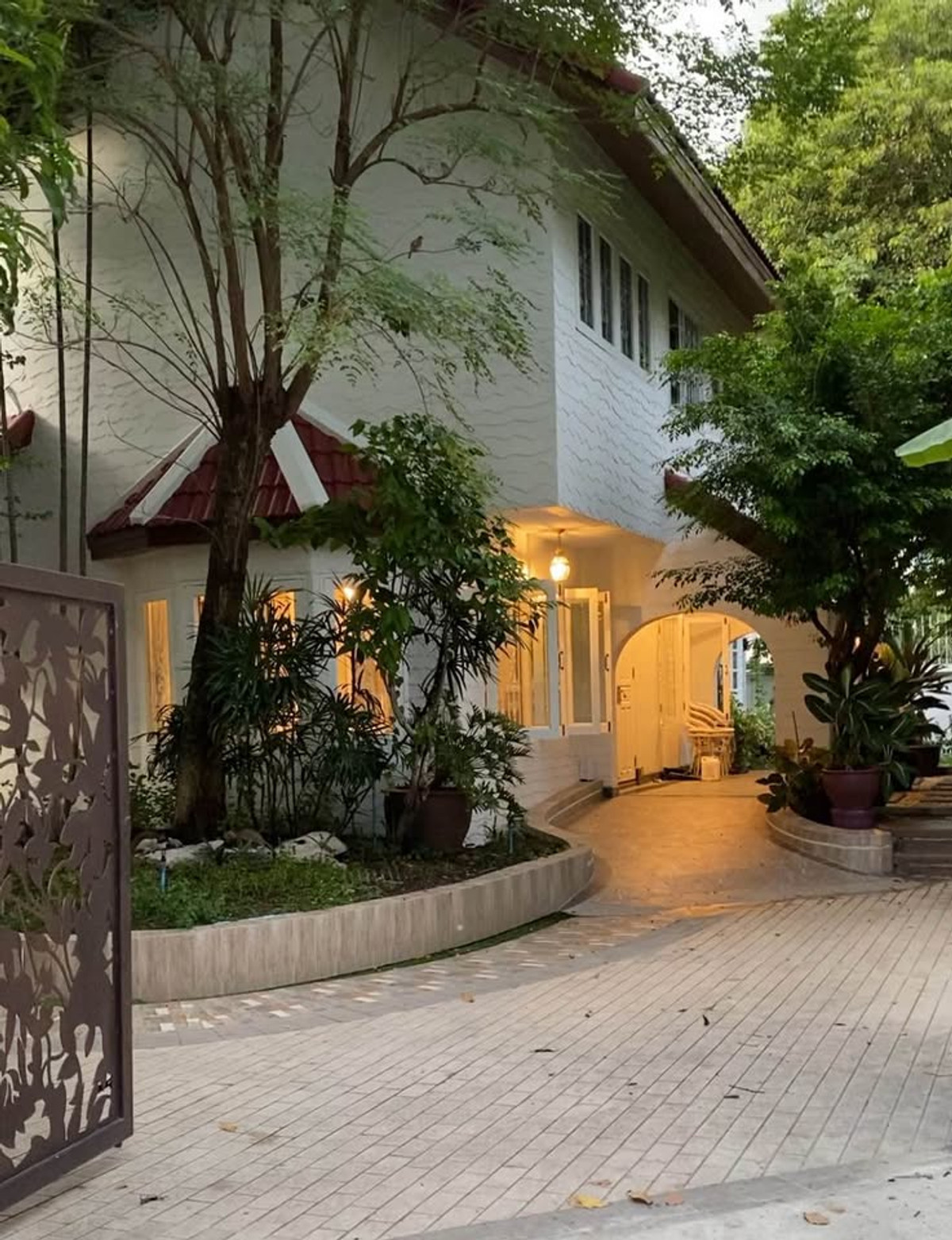 For RentHouseOnnut, Udomsuk : Detached house for rent Sukhumvit 50 onnut a beautifully decorated ( SPSEVE1414 )