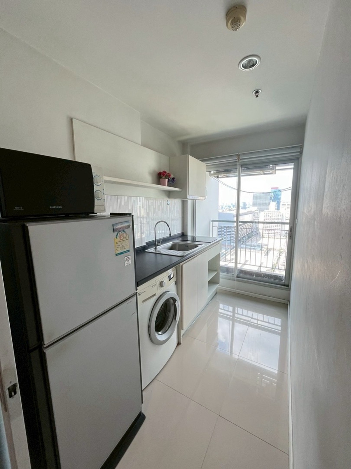 ให้เช่าคอนโดพระราม 9 เพชรบุรีตัดใหม่ RCA : ⭐️Aspire rama9⭐️ For-Rent 39sq.m
Good View Good vibe 15K