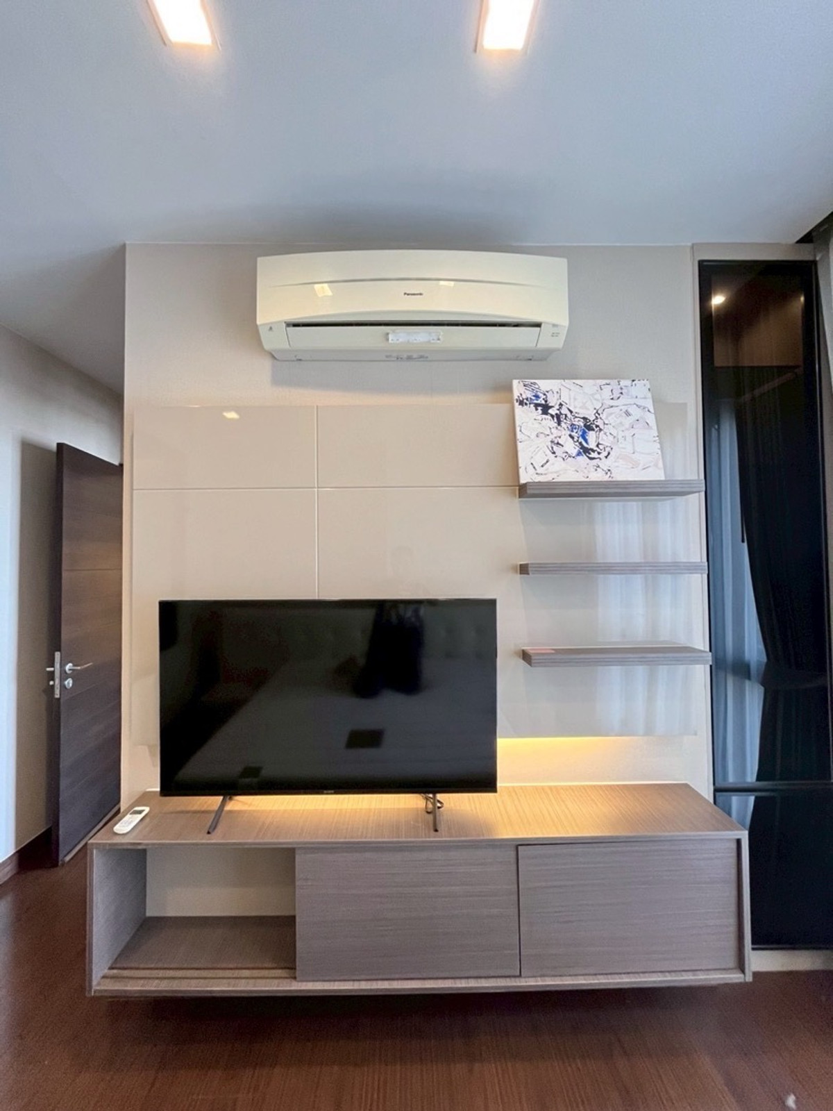 For RentCondoRatchadapisek, Huaikwang, Suttisan : ⭐️IVY AMPIO⭐️ 2BEDROOM COMBINE Parking 2Car 50K Contact Us🫡